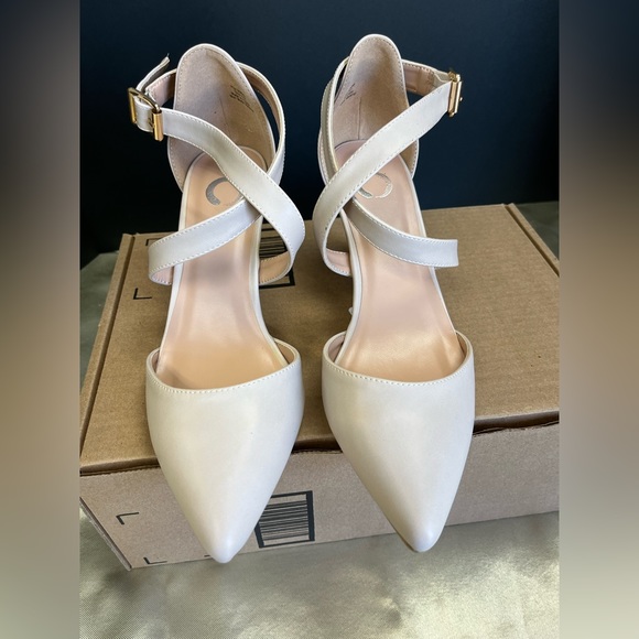 Journey Riva Pumps - Picture 12 of 13